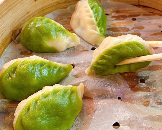 A18 Steamed Mixed Vegetable Dumplings (8 Pieces) 什锦素蒸饺